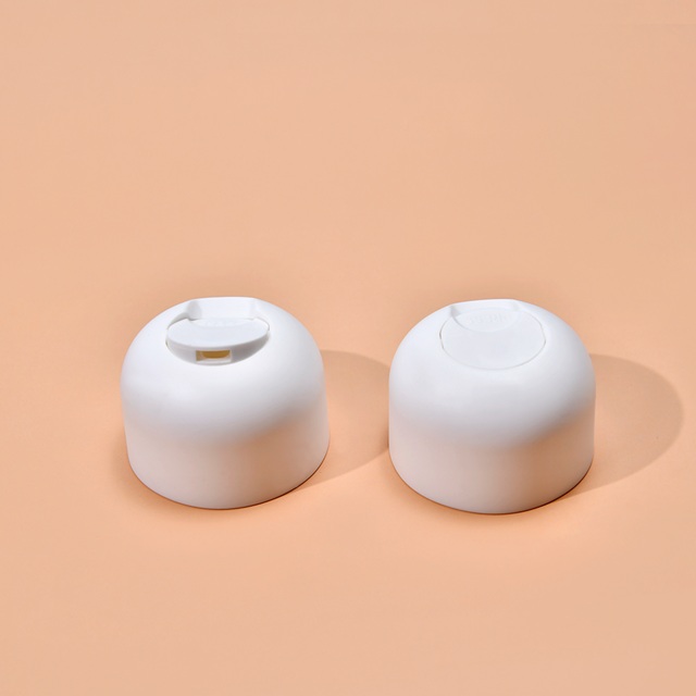 Empty Plastic Squeeze Bottles with Disc Lids Пустые пластиковые бутылочки с дисковыми крышками
