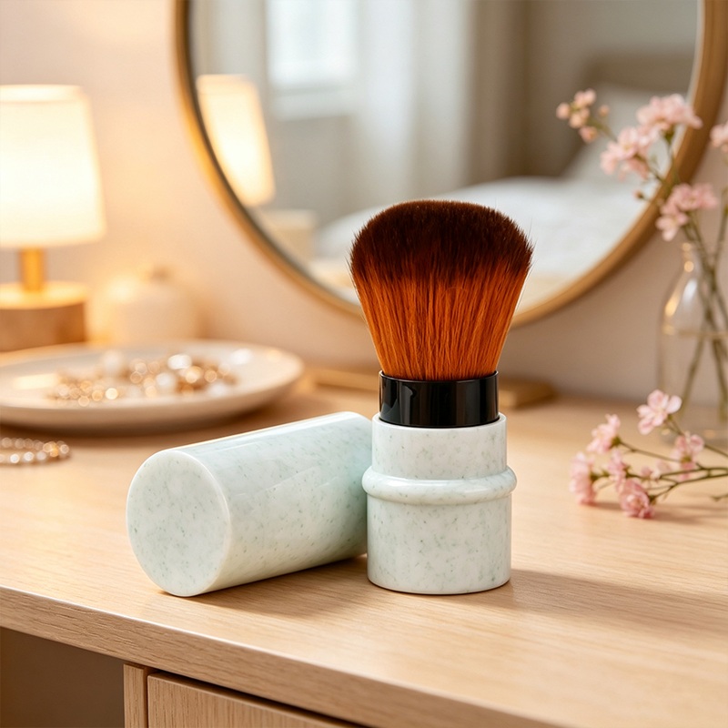 Portable Retractable Travel Makeup Powder Brush Tool Multi Color Marble Pattern Handle Brush for Foundation Blush Портативная выдвижная дорожная кисть для пудры для макияжа Многоцветная кисть с ручкой под мрамор для румян под тональный крем